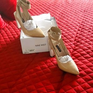Ankle strap Never worn light natural pumps